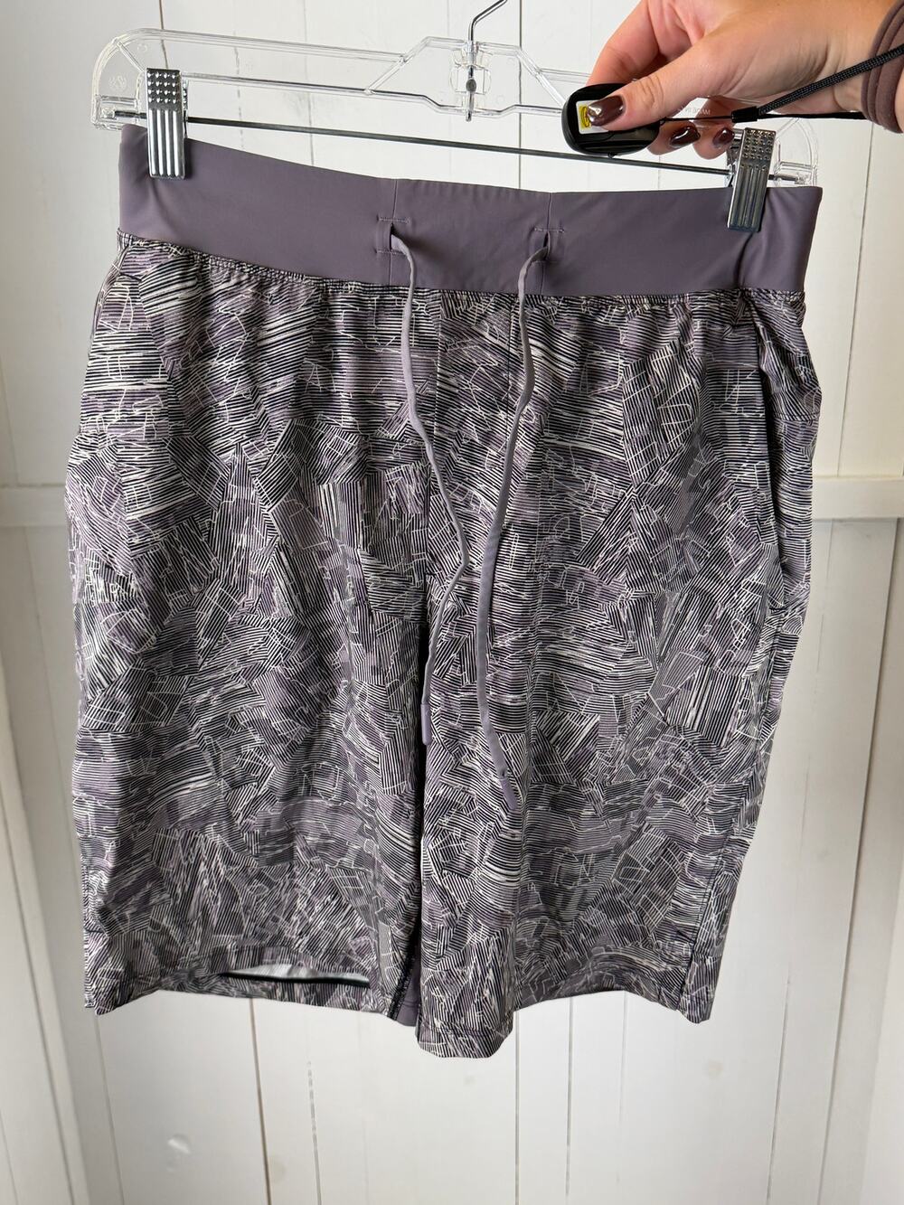 Lululemon Men's Gray Athletic Shorts Size S Polyester